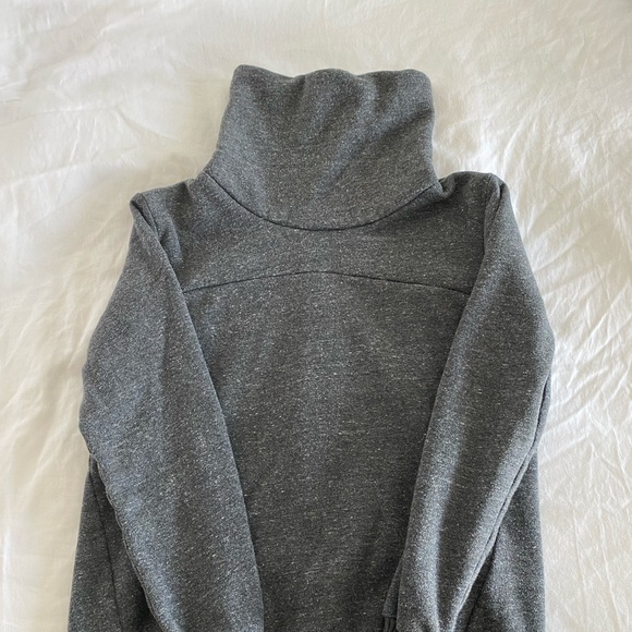 Alo Sweater - Picture 3 of 3